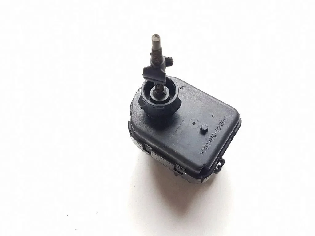 Motor regulacji lamp Toyota Land Cruiser J100 3722132045 image 4