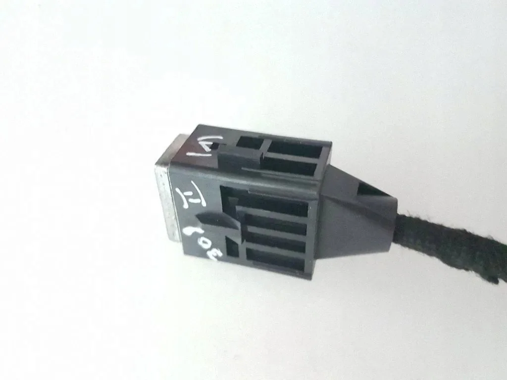 Port USB Peugeot OE 9806047980 image 3