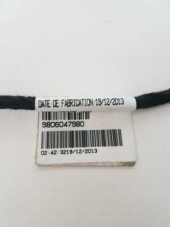 Port USB Peugeot OE 9806047980 image 8