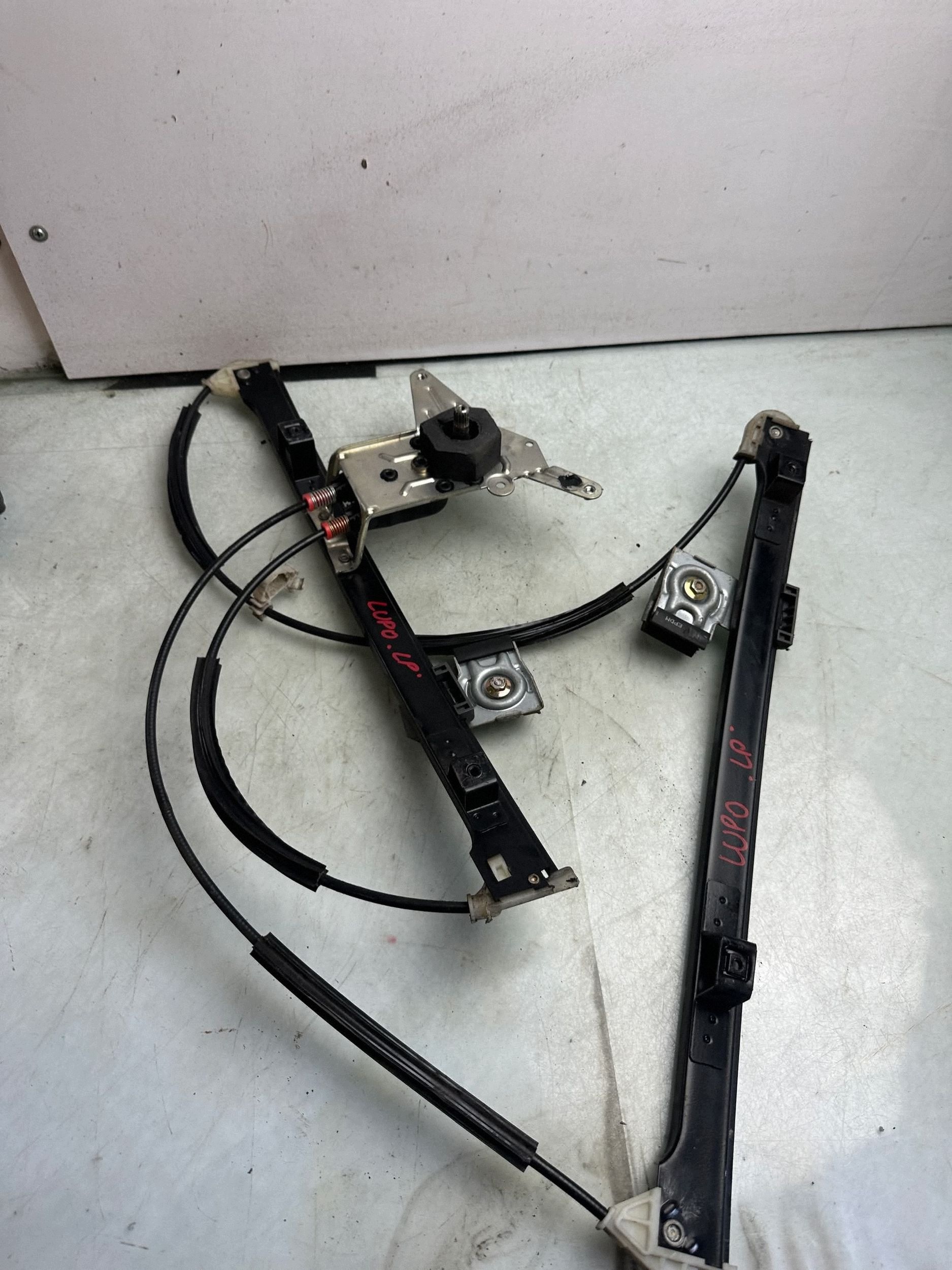 Levantador Manual Vidro VW Lupo Esquerdo 6H0837401B image 2