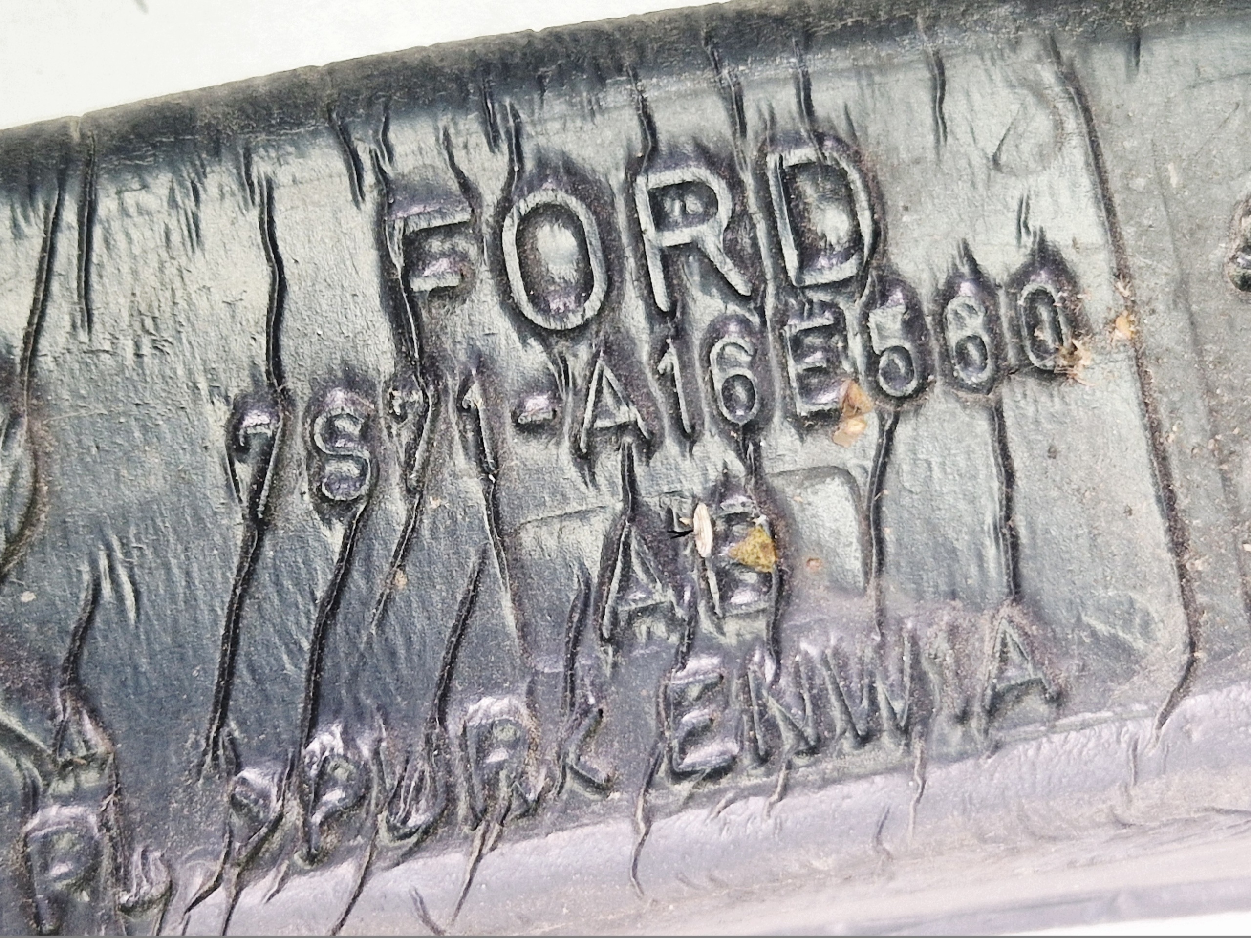 Isolamento Guarda-lamas Ford Mondeo MK4 Usado image 3