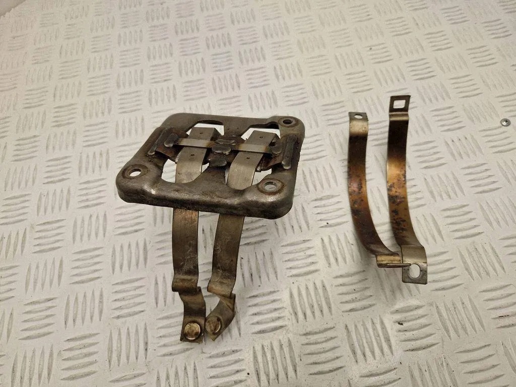 Catalyst Mount Holder Renault Koleos 20817JG71A image 4