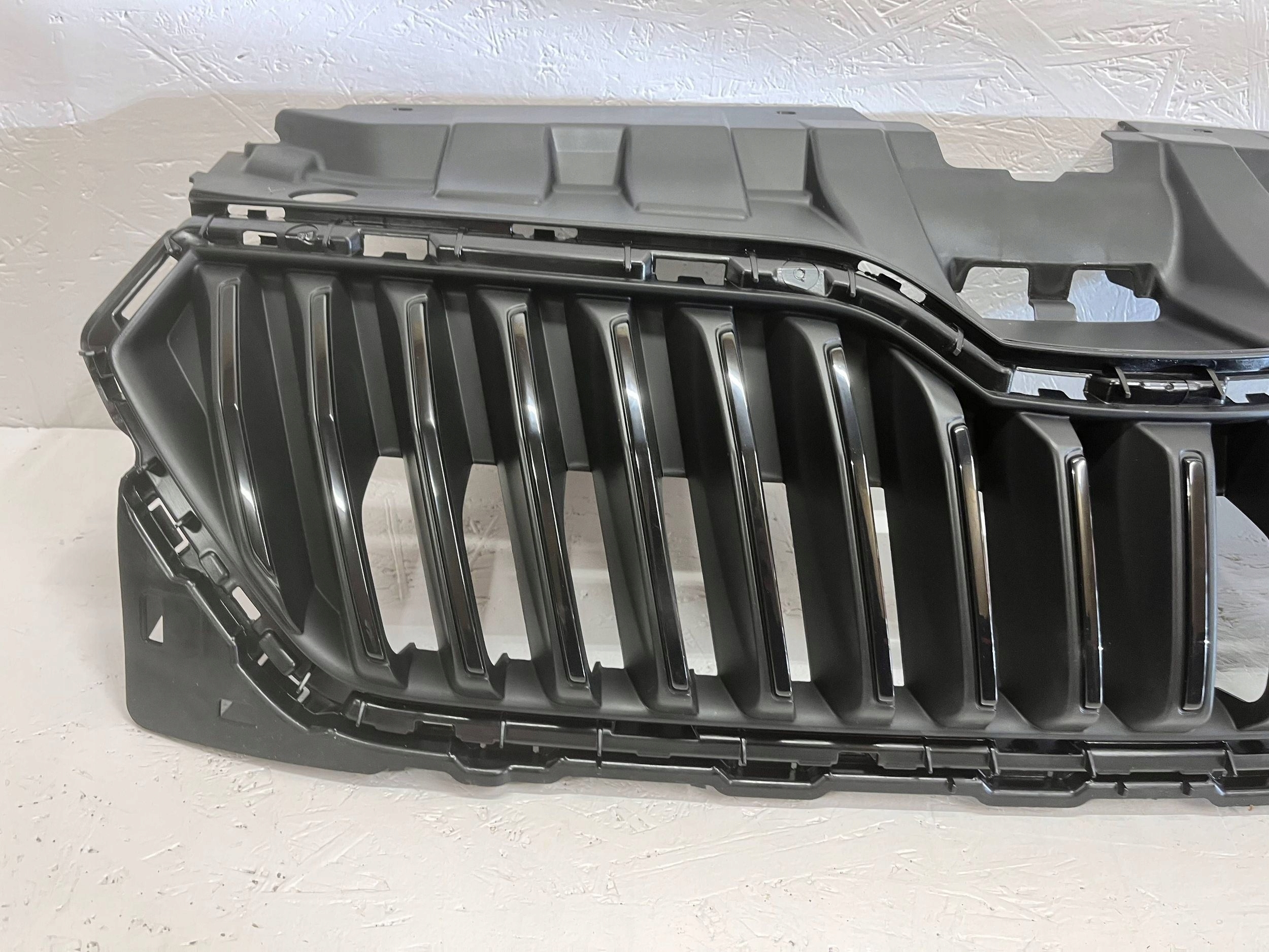 Calandre Skoda Fabia Mk3 (NJ) 6V0853653C image 4