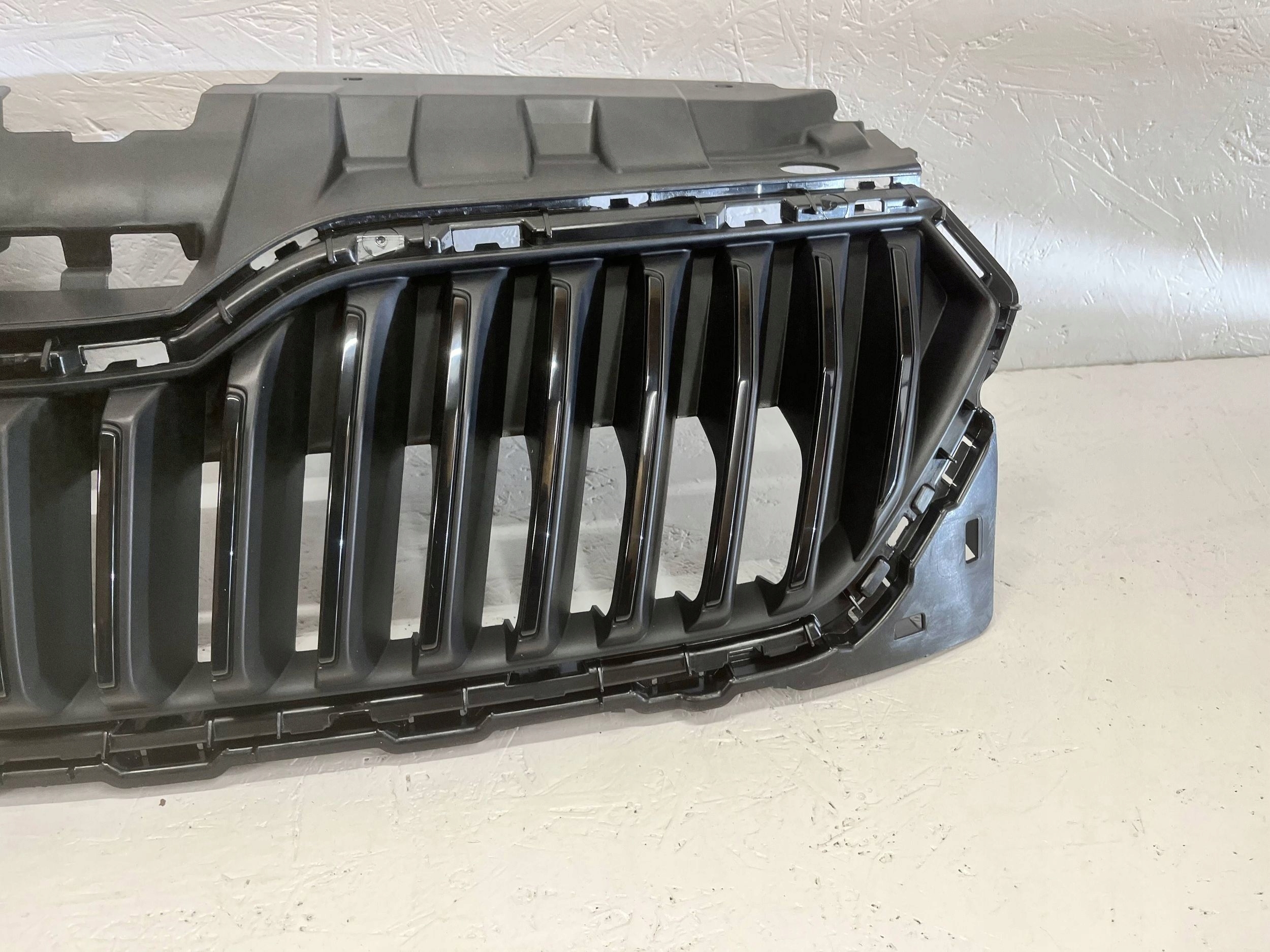 Calandre Skoda Fabia Mk3 (NJ) 6V0853653C image 7