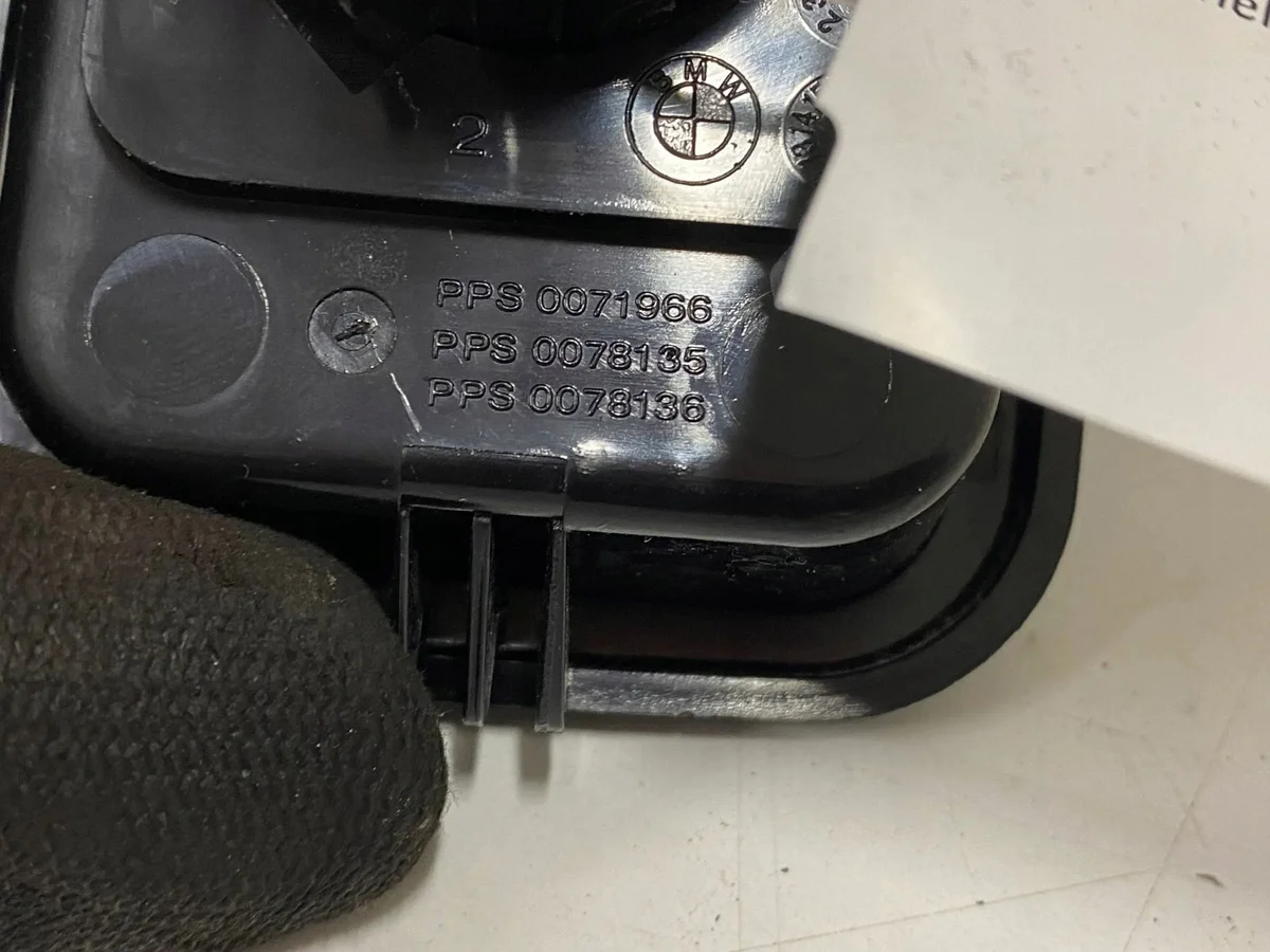 BMW 3 F30 F31 12V pistorasia (taka) image 3