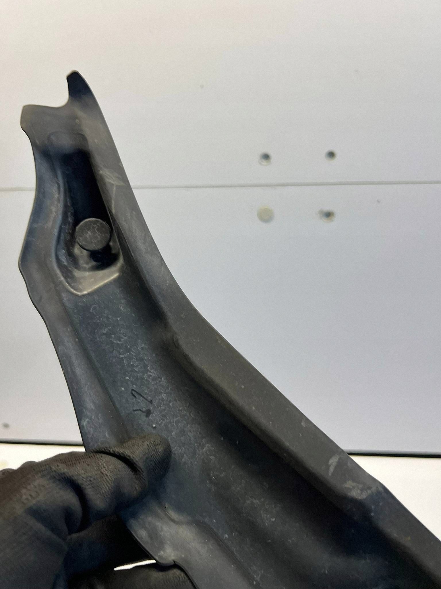 Audi 4K0821111 Isolation aile avant image 5
