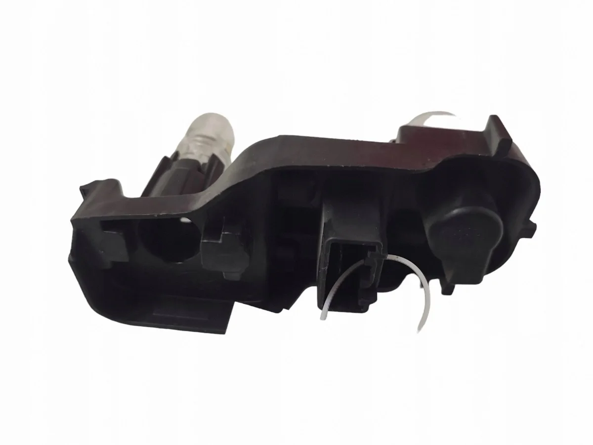 Ford C-MAX II 12V pistorasia (taka) AM5113N004HA