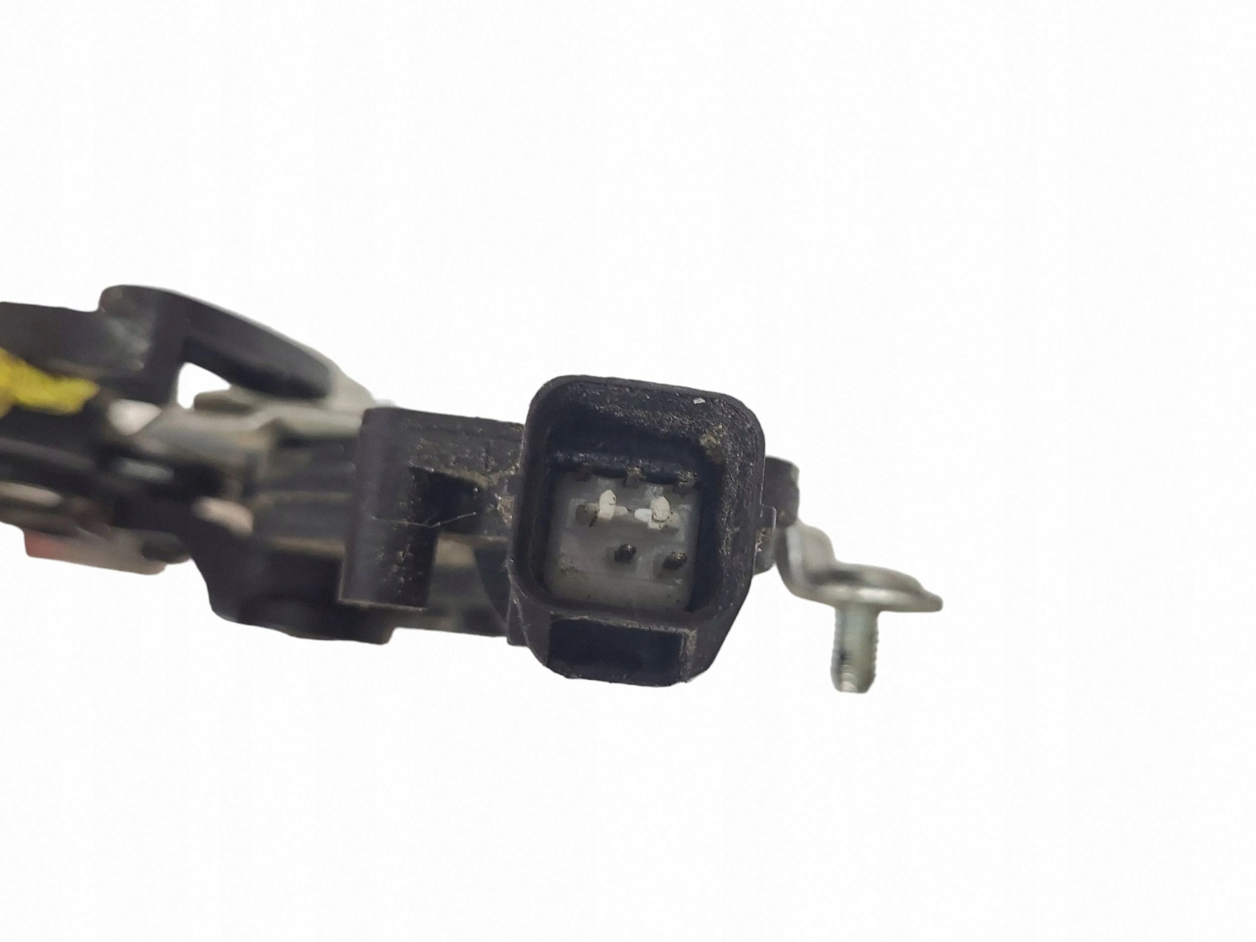 Slot actuator for Hyundai Tucson JM trunk lid