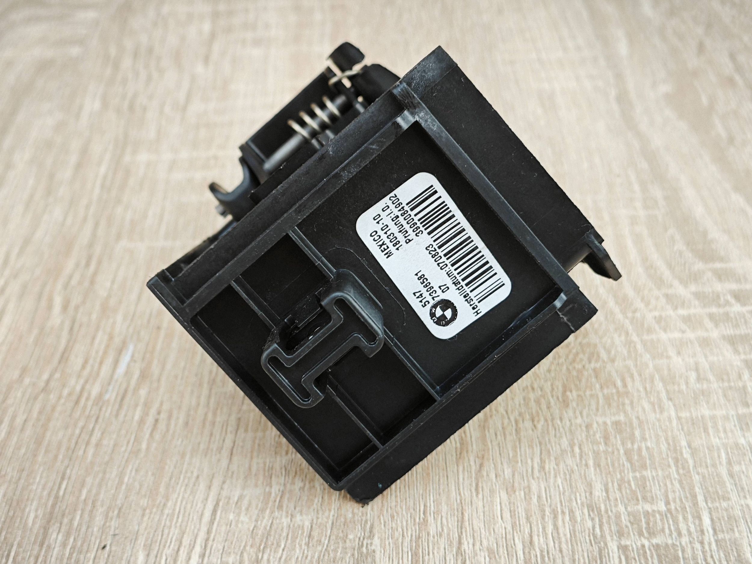 BMW X3 G01 LCI Rollo Halterung Links OE image 5