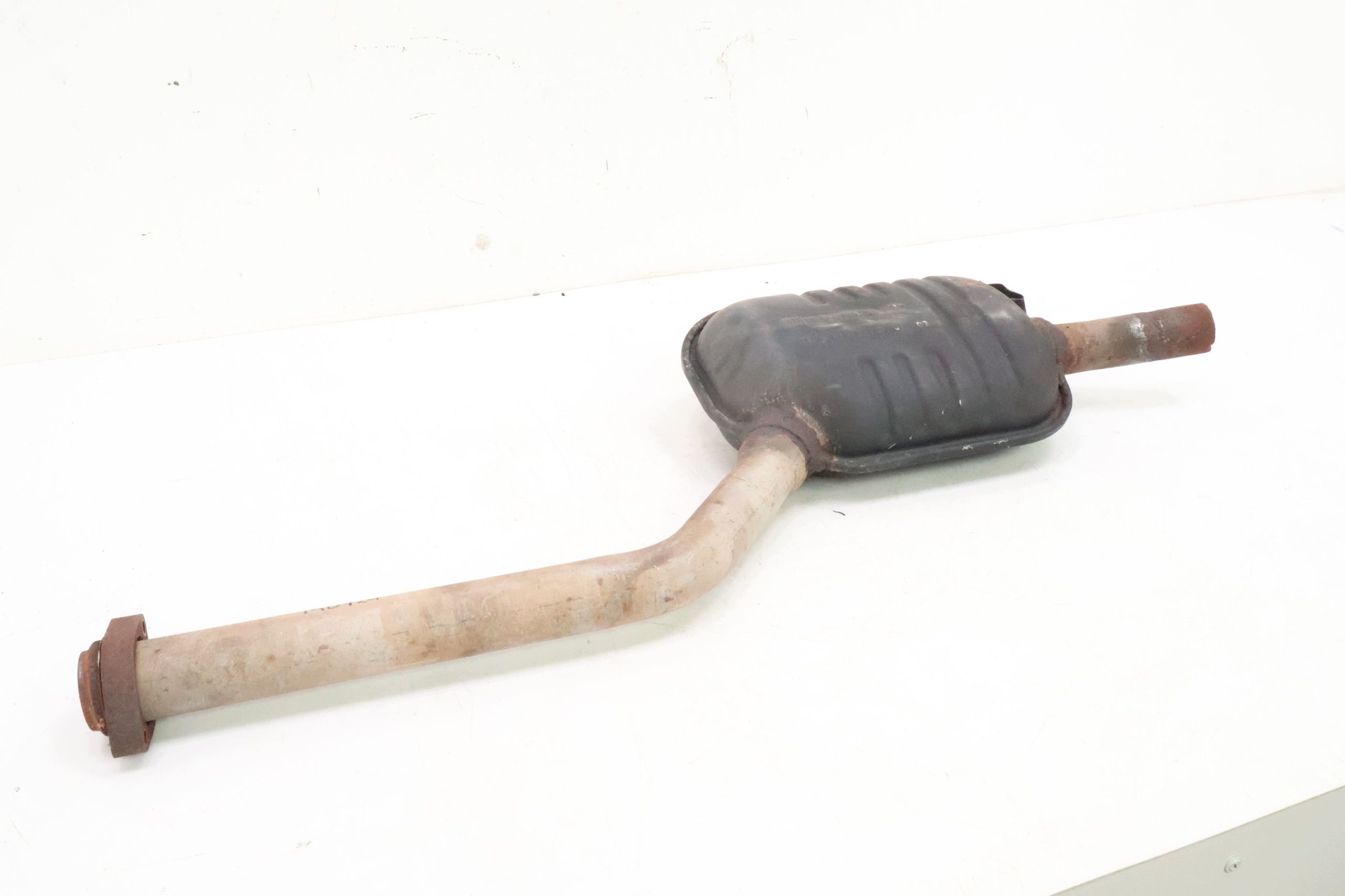 Mercedes-Benz W124 Center Muffler 1274743602