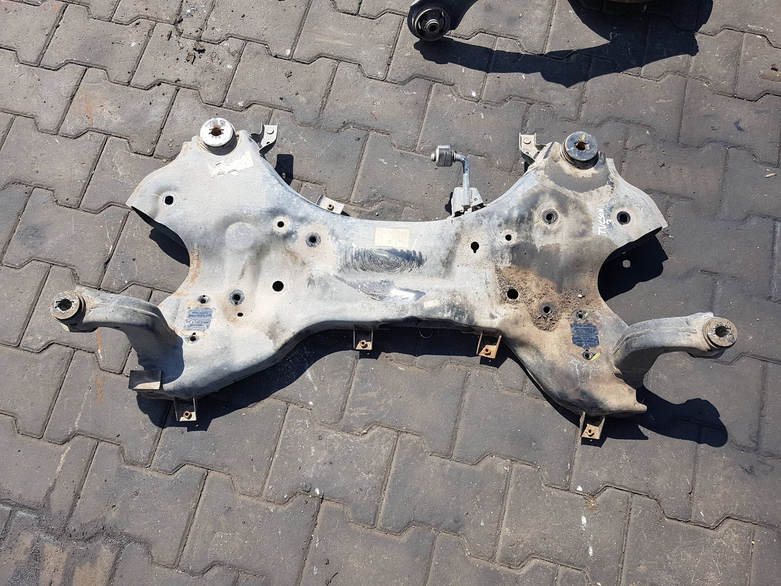 Hyundai Tucson III 2.0 CRDI Front Engine Mount TOC55037 image 2