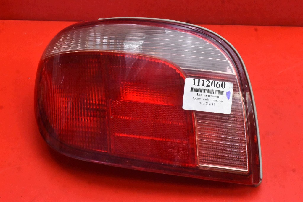 Rückleuchte Links Toyota Yaris 1 03-05 gebraucht image 2