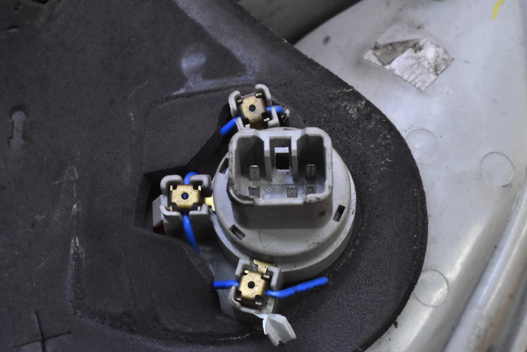 Rückleuchte Links Toyota Yaris 1 03-05 gebraucht image 9