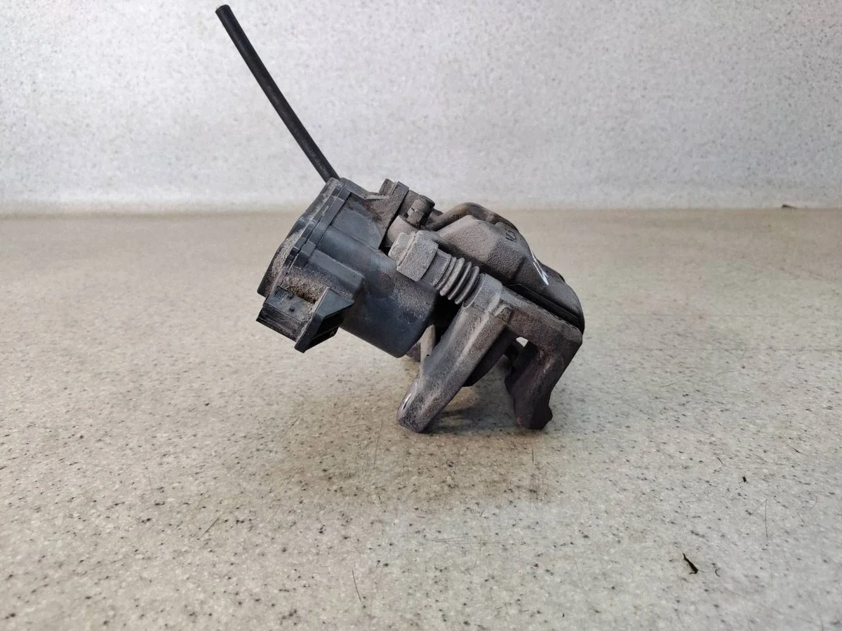 Remklauw Volvo XC40 II Links Achter image 4
