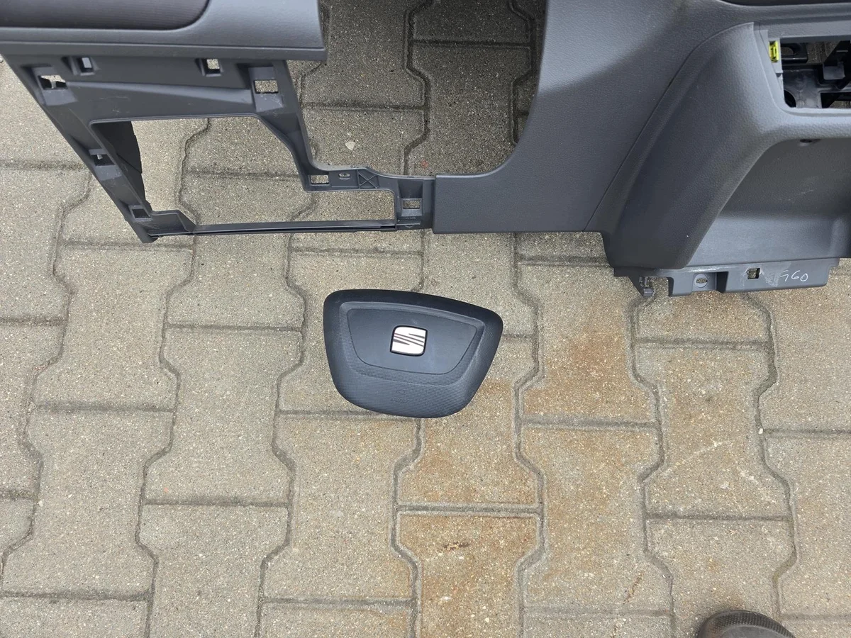 Airbag-konsoli Seat Ibiza 4 IV 6J