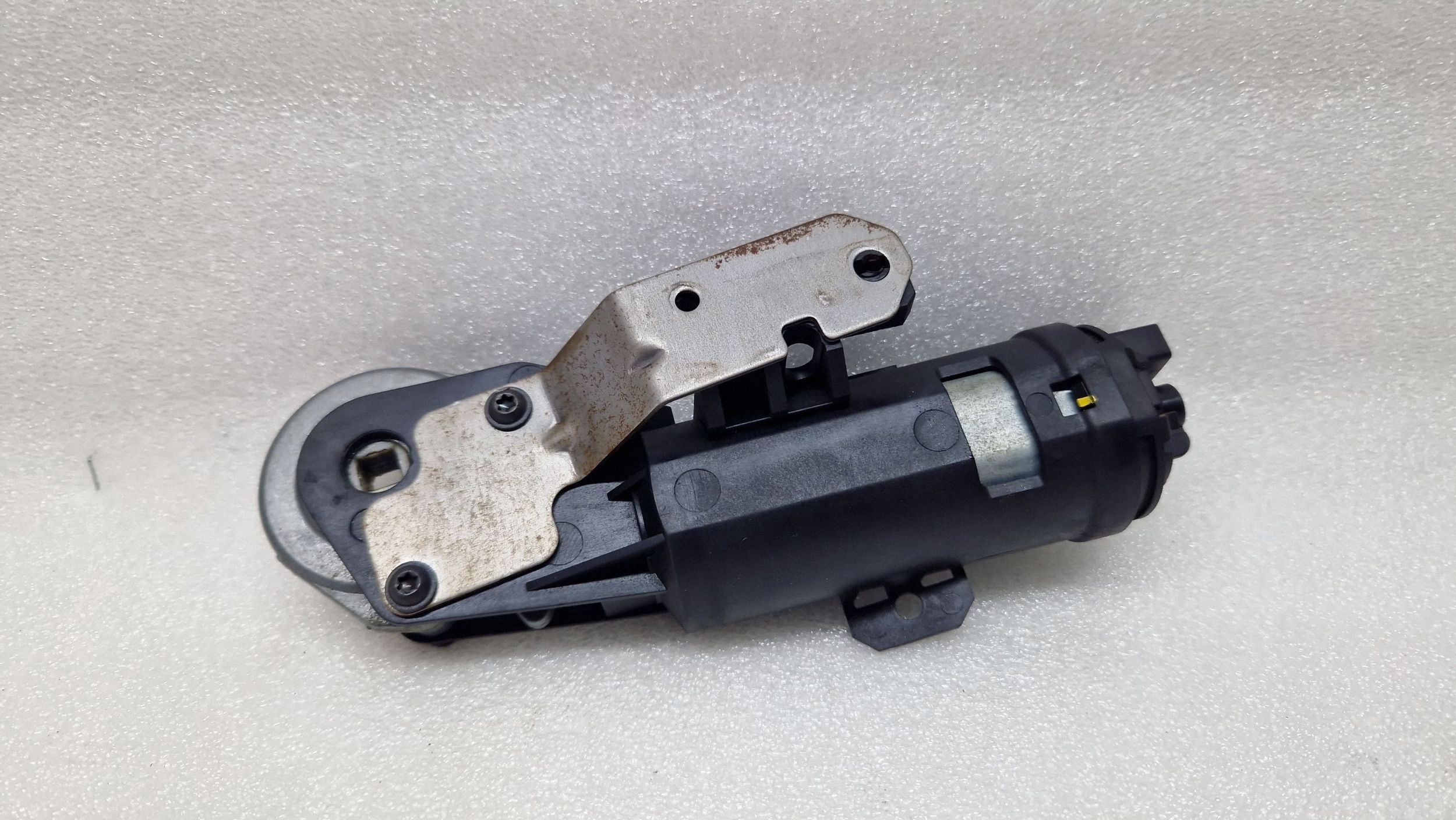 Istuimen säätömoottori Saab 9-3 Ver2 OEM ISA17846