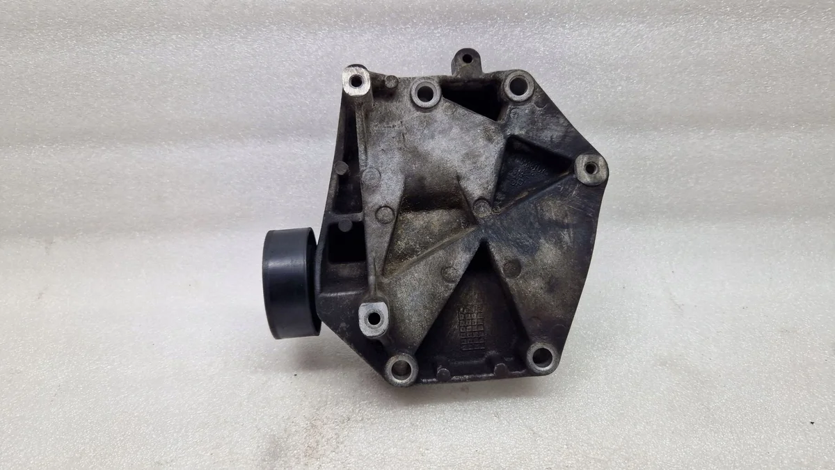 OPEL VECTRA C 1.9 CDTI Support Compresseur 55187675 image 2