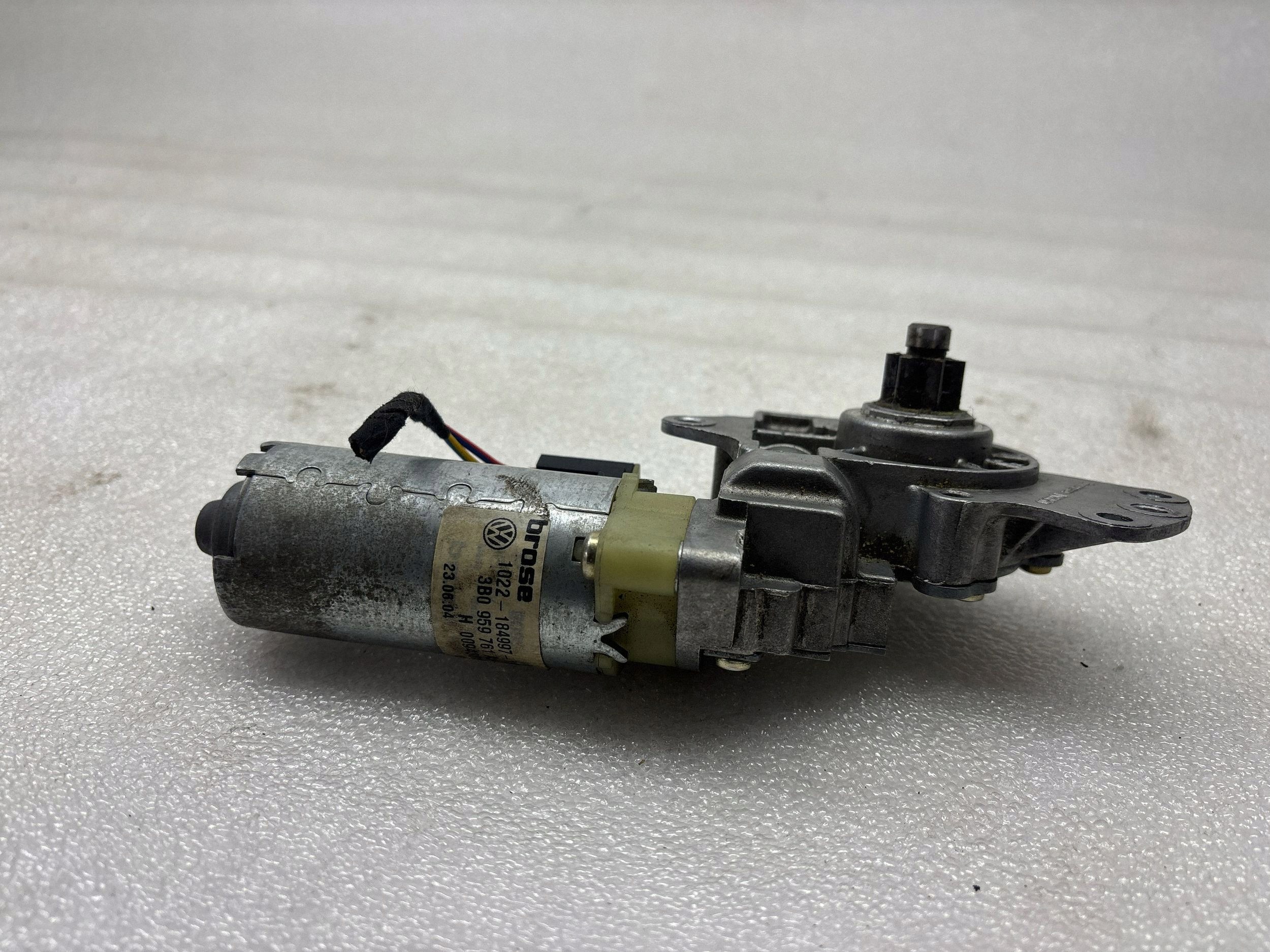 Motor de ajuste de assento Audi OE 3B0959761AJ image 2