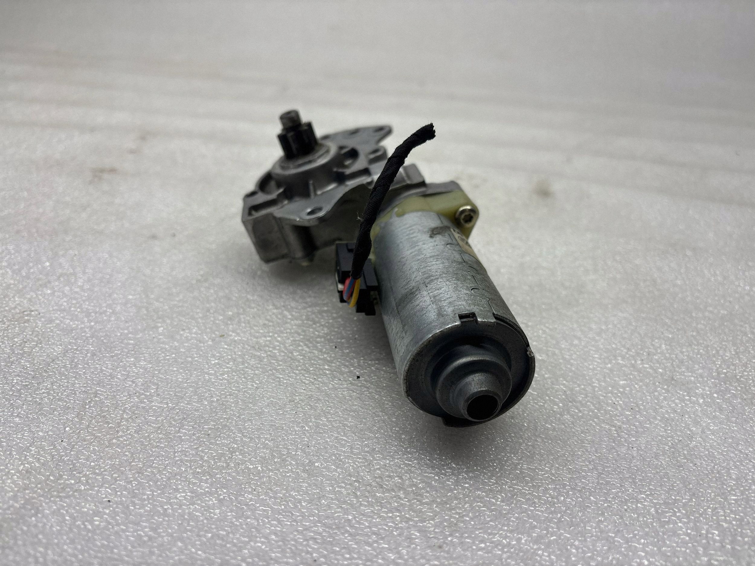 Motor de ajuste de assento Audi OE 3B0959761AJ image 4