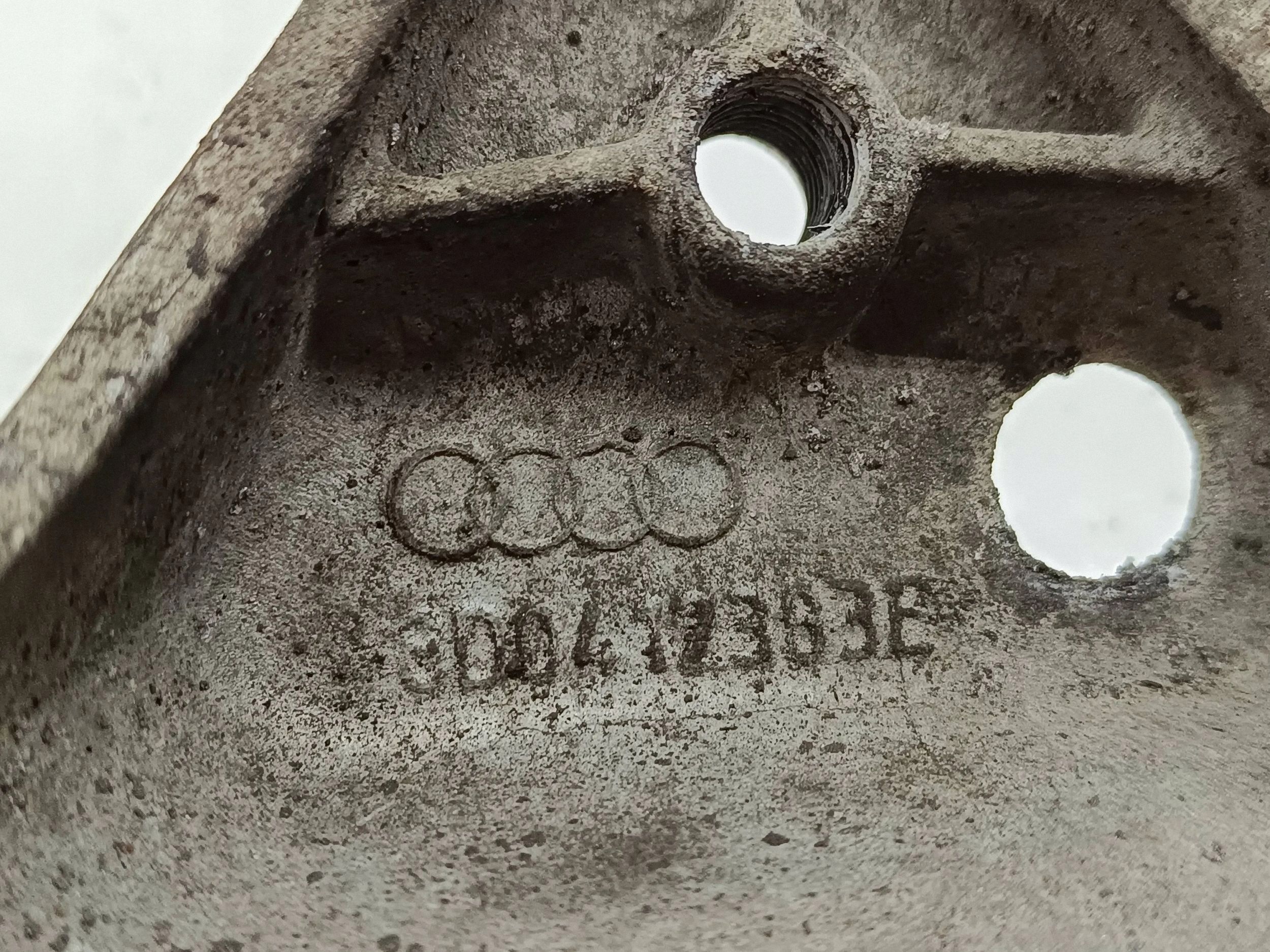 Support ressort avant Audi A6 S6 C5 3D0412383E image 3