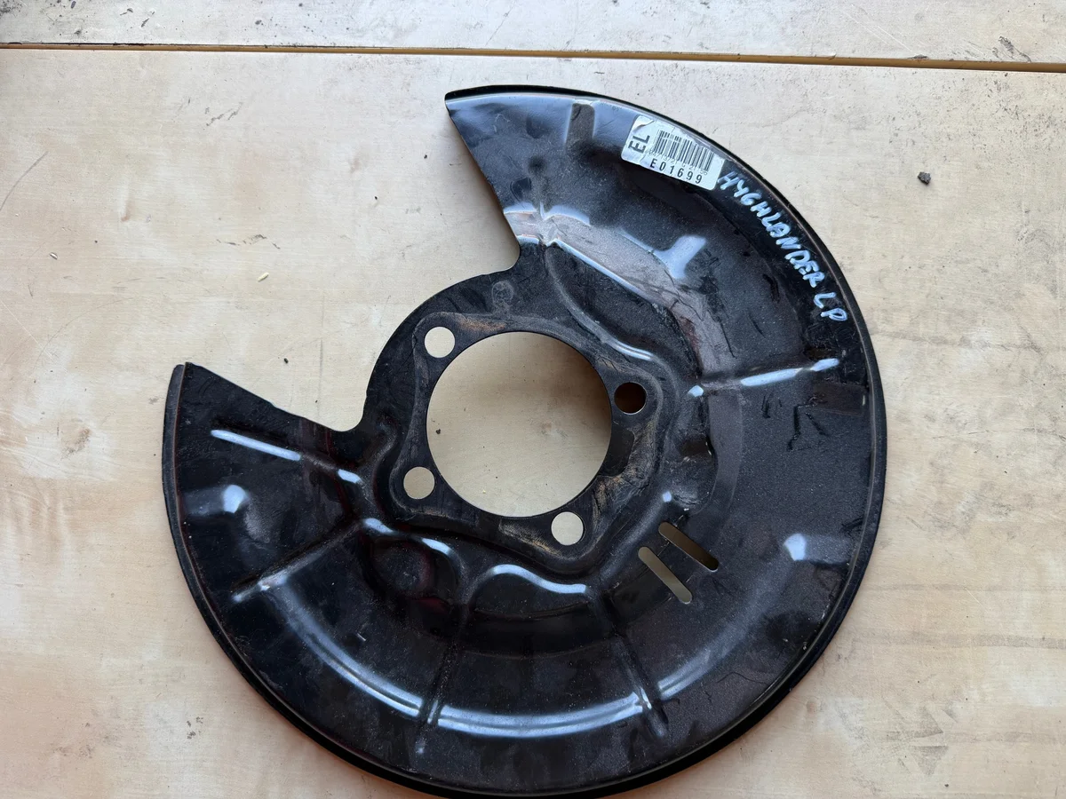 Scudo freno Toyota Highlander 19-24 47782-0E080