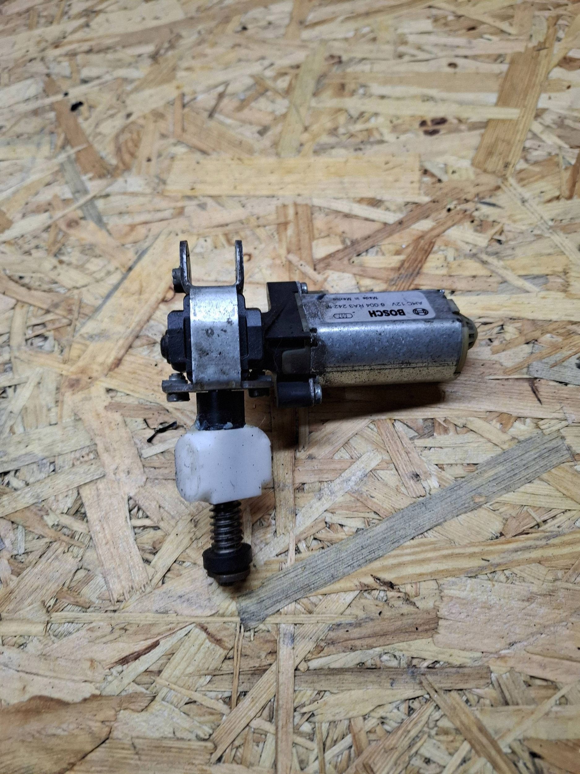 Istuinsäätömoottori Opel Mokka 52031820