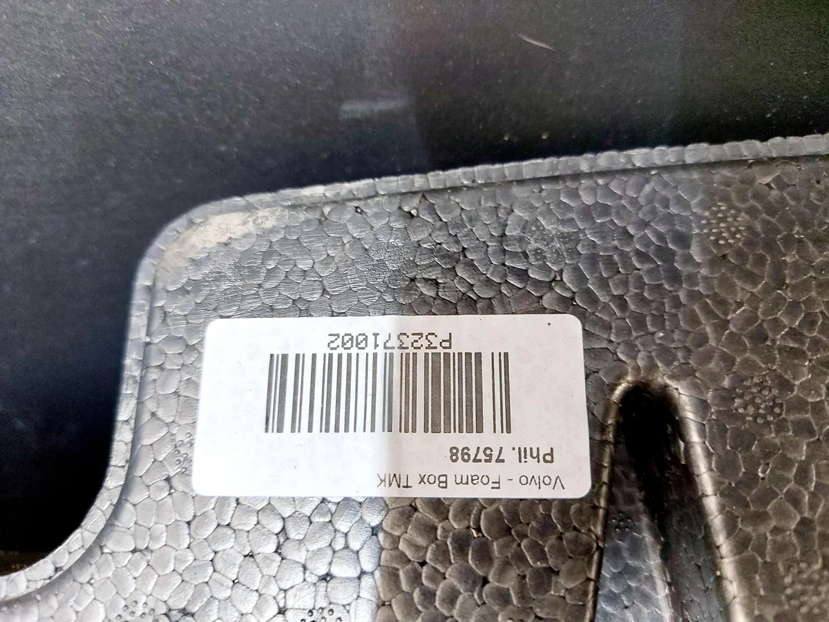 Volvo XC40 Recharge Front Trunk Storage 32239221 image 8