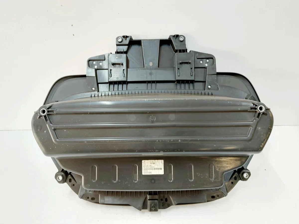Volvo XC40 Recharge Front Trunk Storage 32239221 image 9