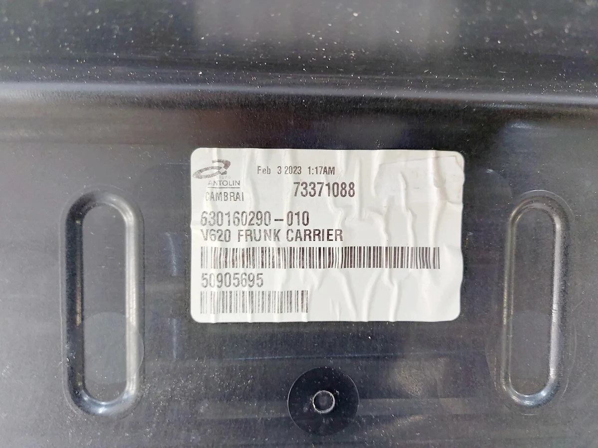 Volvo XC40 Recharge Front Trunk Storage 32239221 image 10