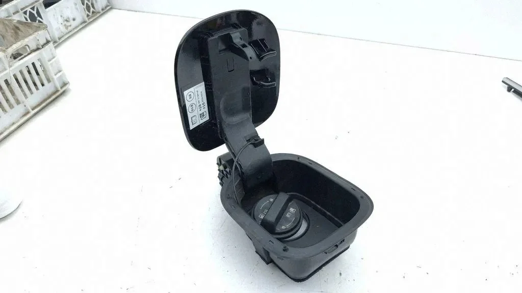 Tanklock Hyundai Kona 81595BE000 Begagnad image 5