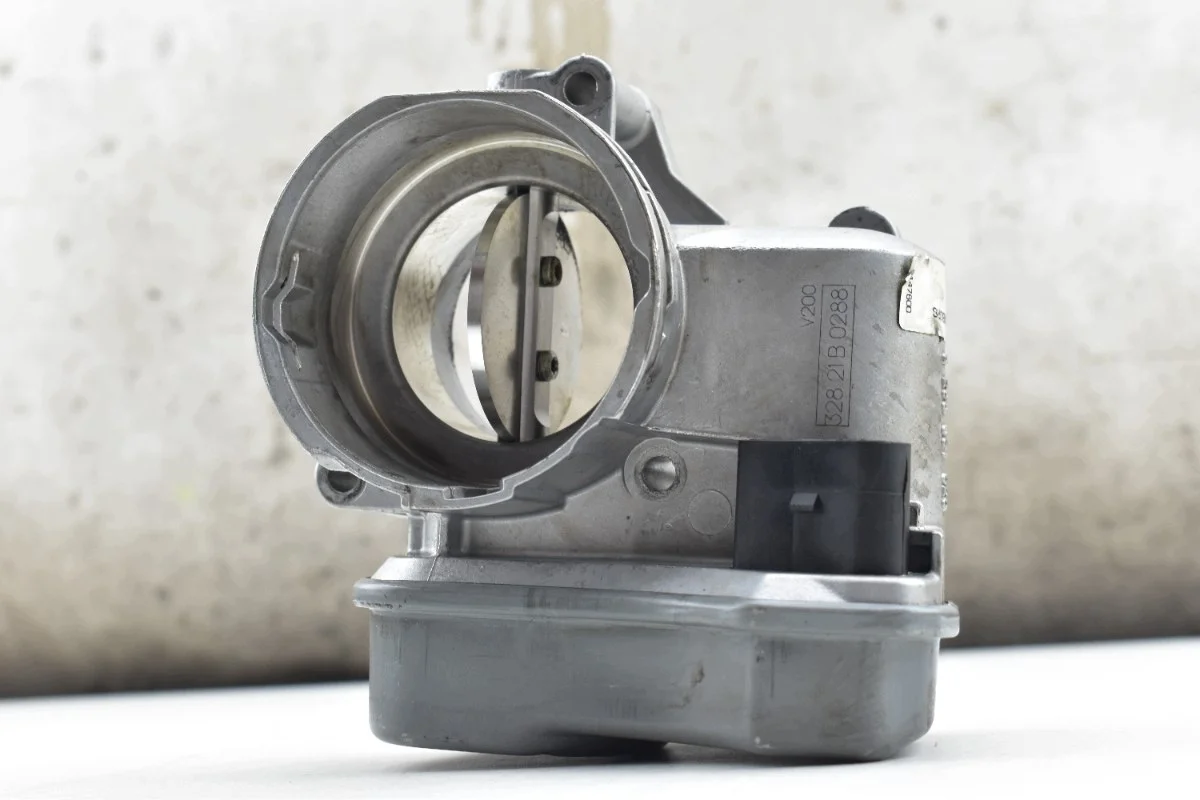 Throttle Body VW Passat B6 Audi A3 2.0 TDI 03G128063R
