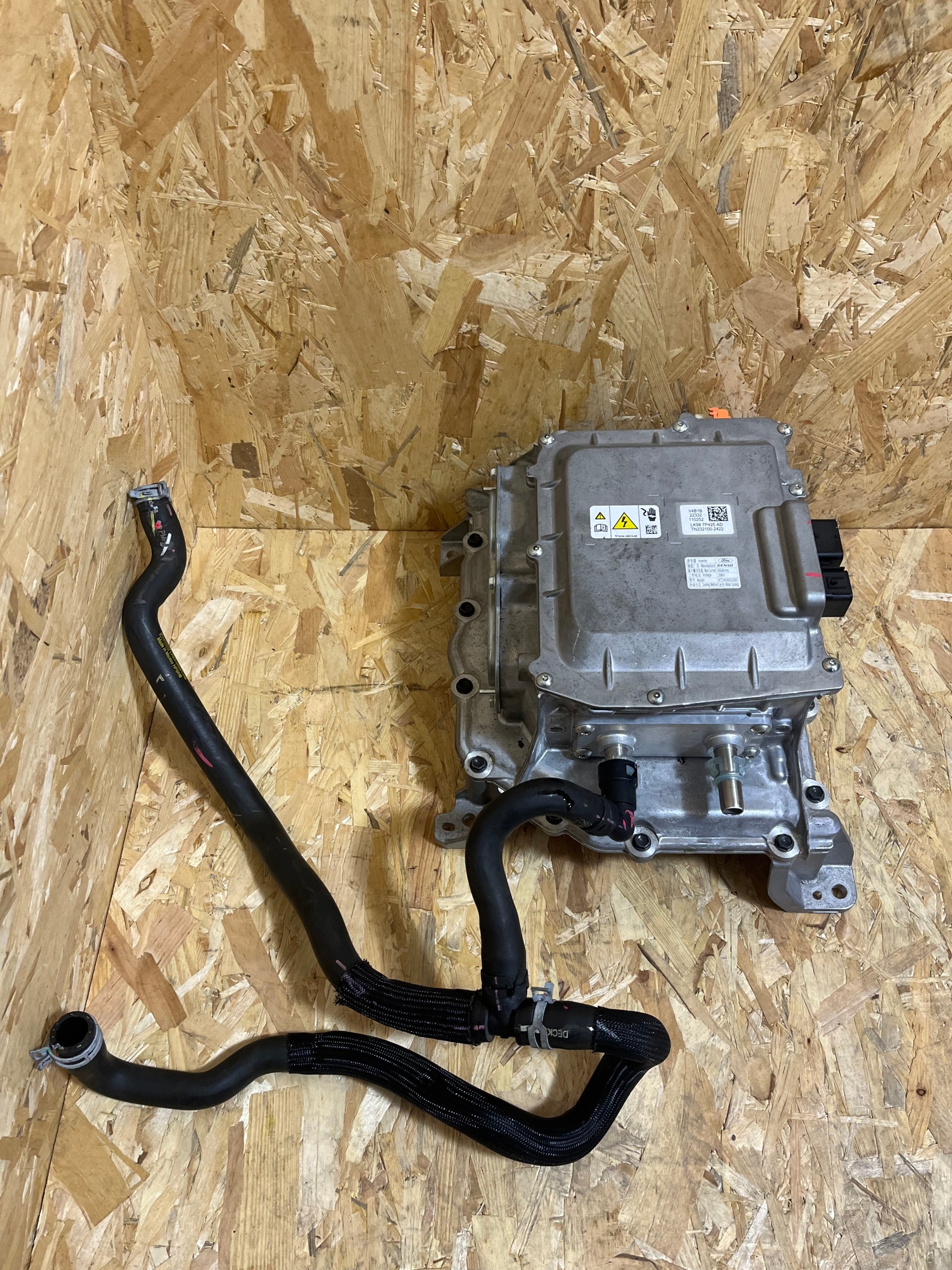Inversor Mustang Mach-E GT LJ98-7P425-AD image 4