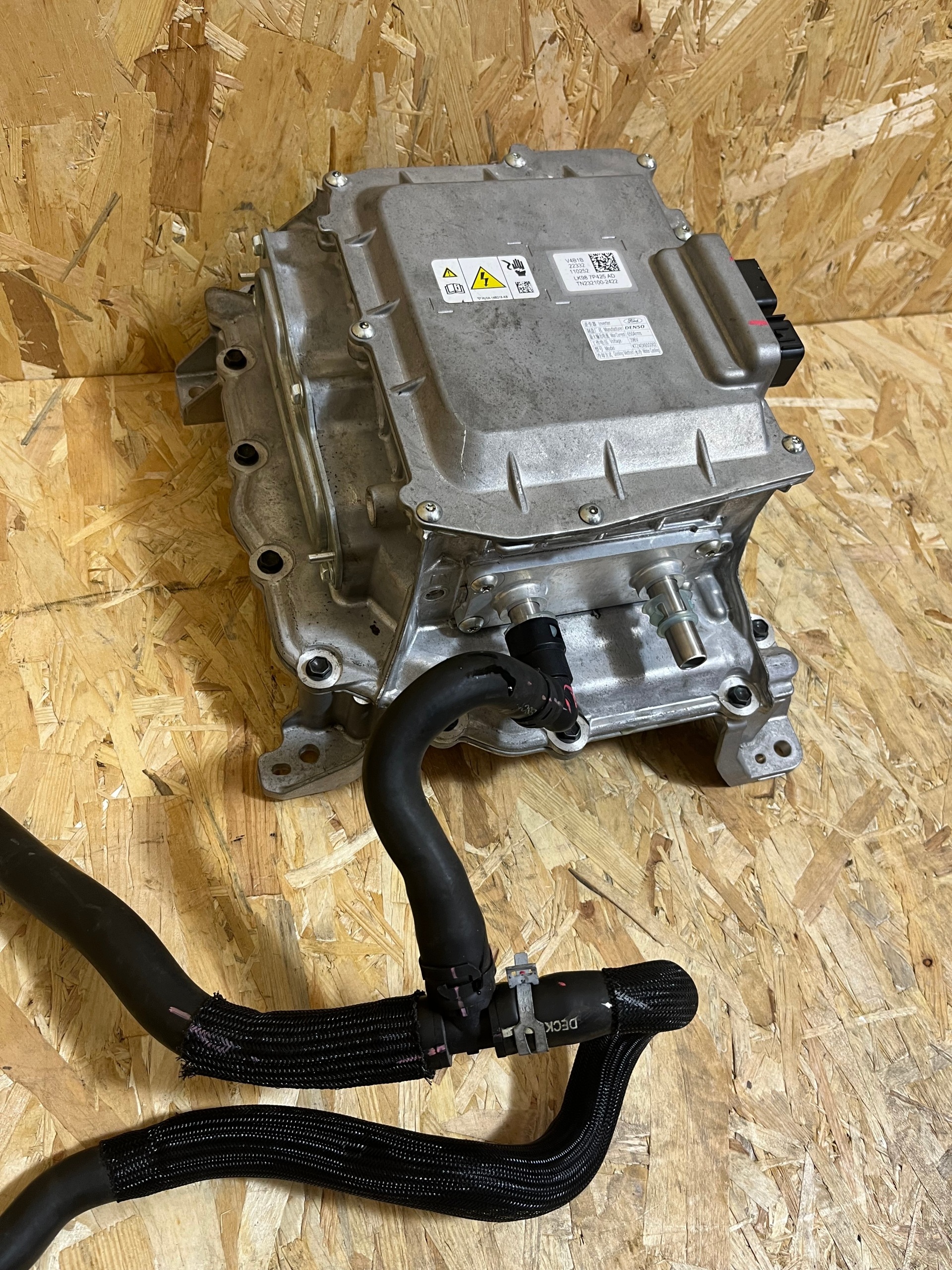 Inversor Mustang Mach-E GT LJ98-7P425-AD image 7