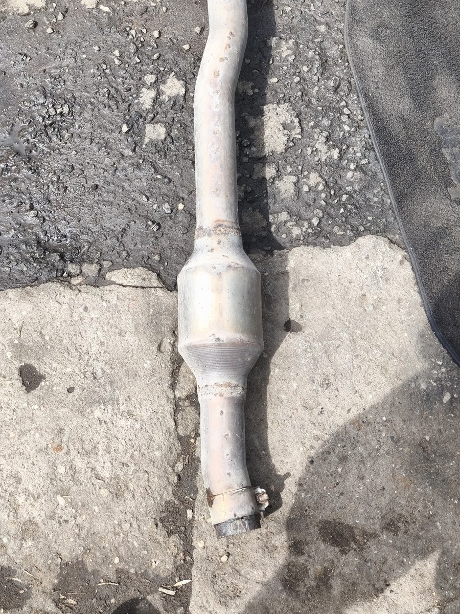 BMW 2 F45 F46 2.0D Pakoputken pääty