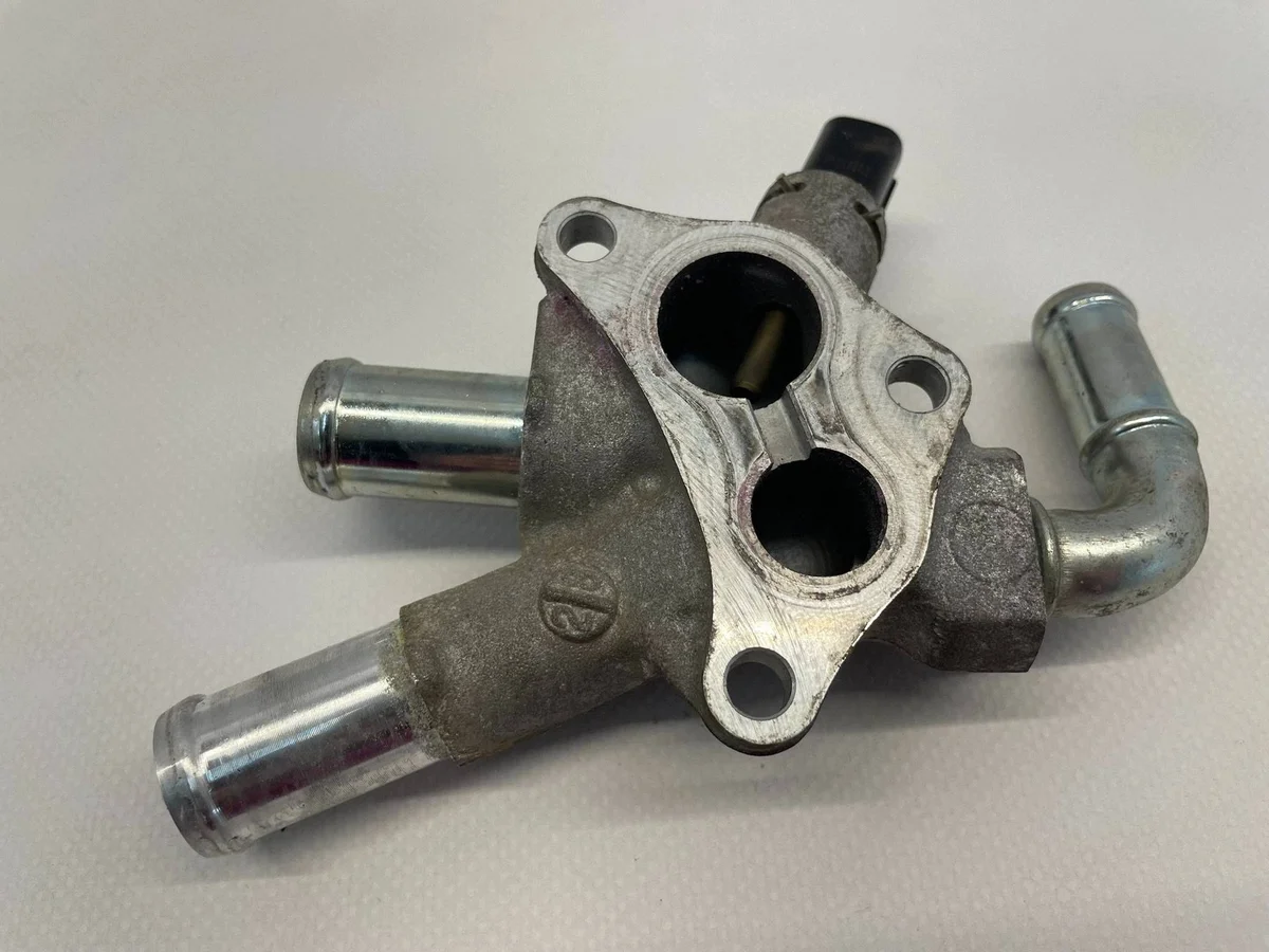 RAV4 V CAMRY VIII NX 2.5 HYBRID Wasserrohr image 3