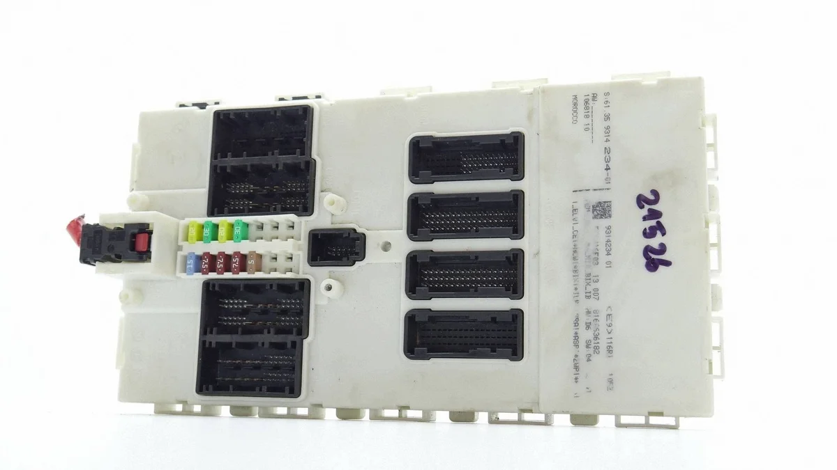 Módulo FEM BMW F10 F30 WAH46146 Usado