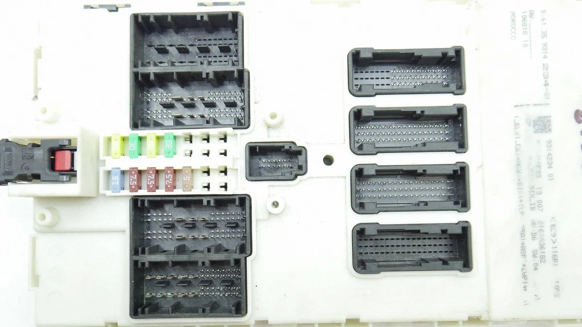 Steuergerät FEM BMW F10 F30 WAH46146 image 4