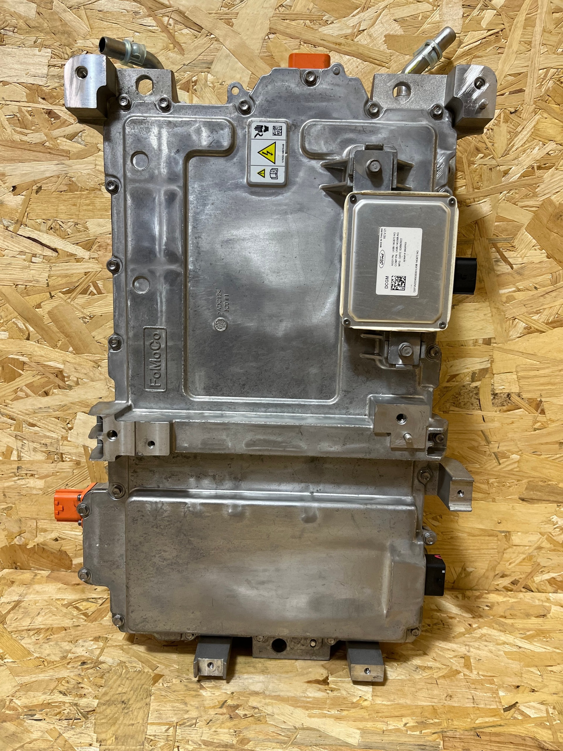 Invertteri Mustang Mach-E GT LK98-10C785-BE image 2