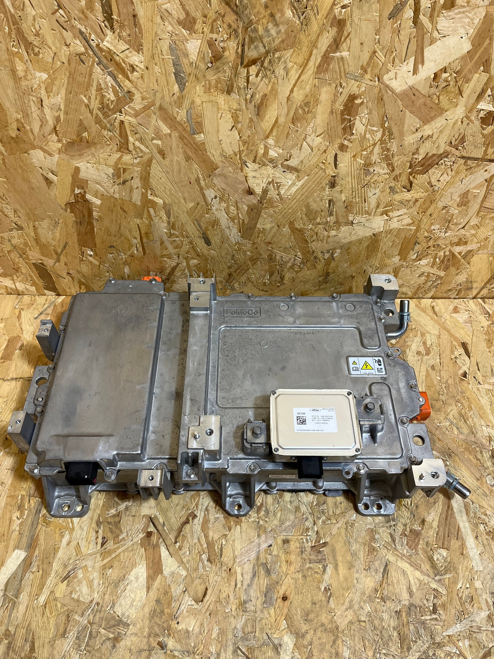 Invertteri Mustang Mach-E GT LK98-10C785-BE image 4