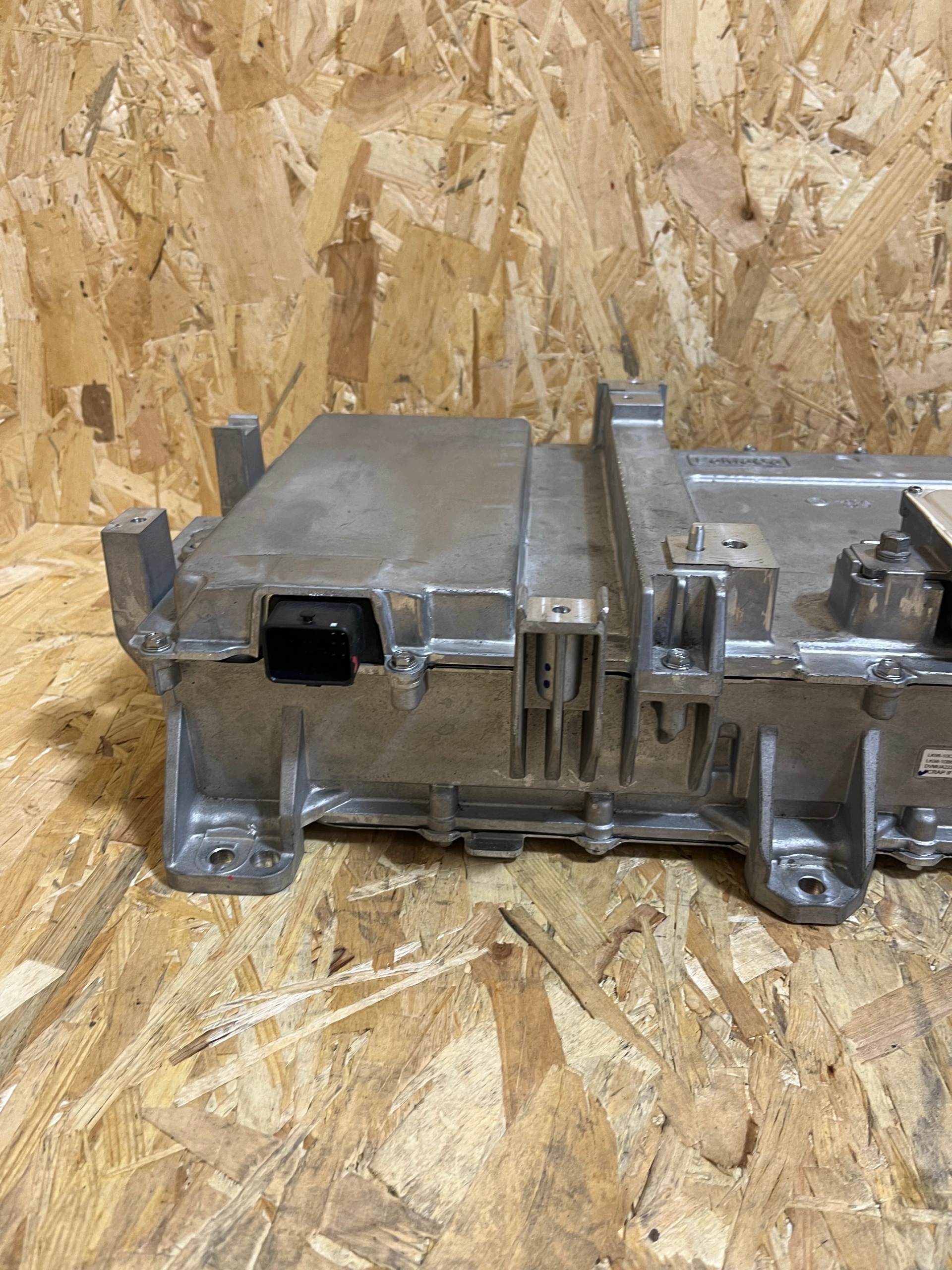 Invertteri Mustang Mach-E GT LK98-10C785-BE image 7