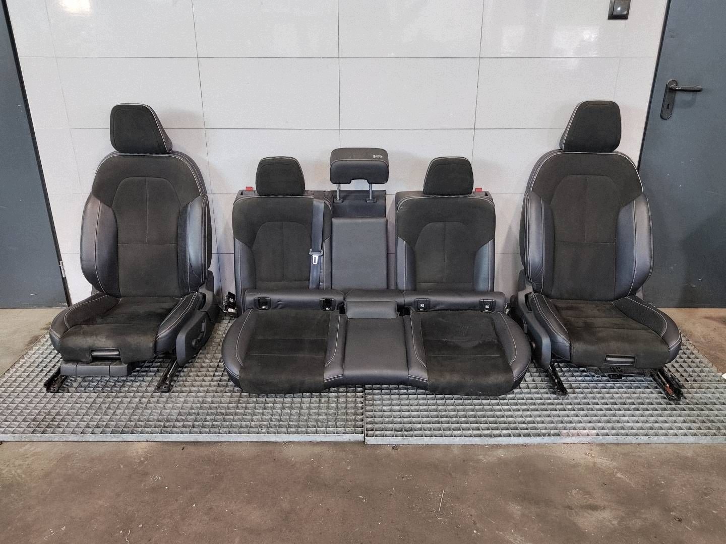 Sitzbank Alcantara Halbleder Komplett Volvo XC40 II