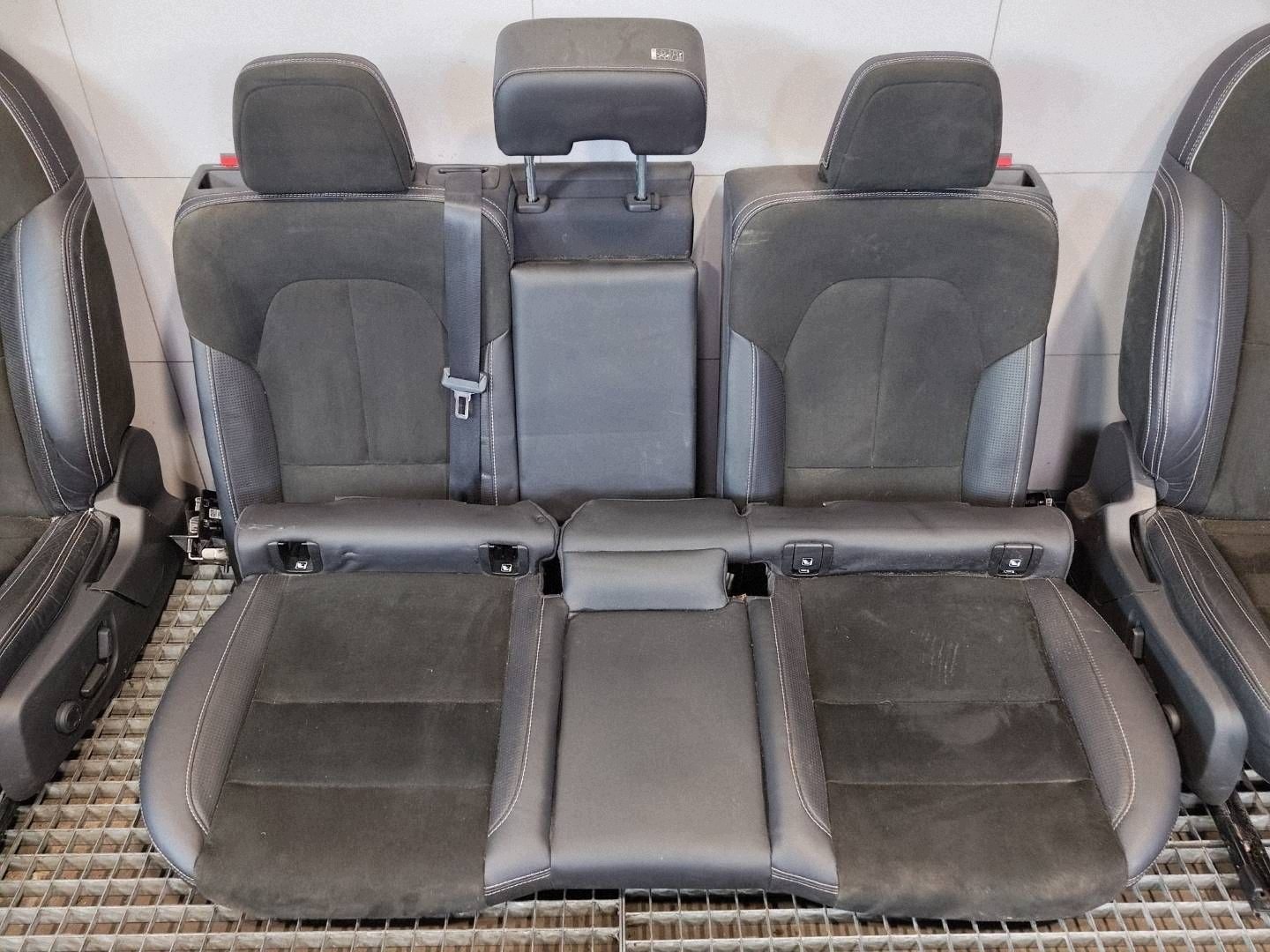 Asientos delanteros Alcantara semipiel Volvo XC40 II