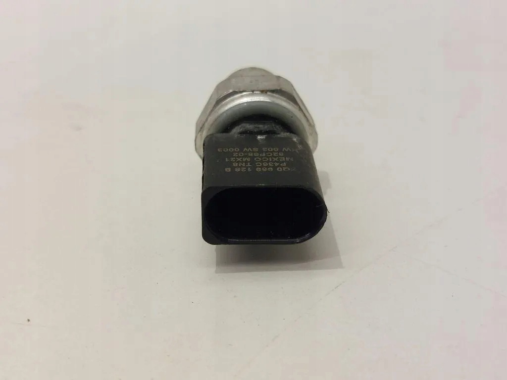 Capteur pression clim VW Golf VII Passat B8 5Q0959126 image 3