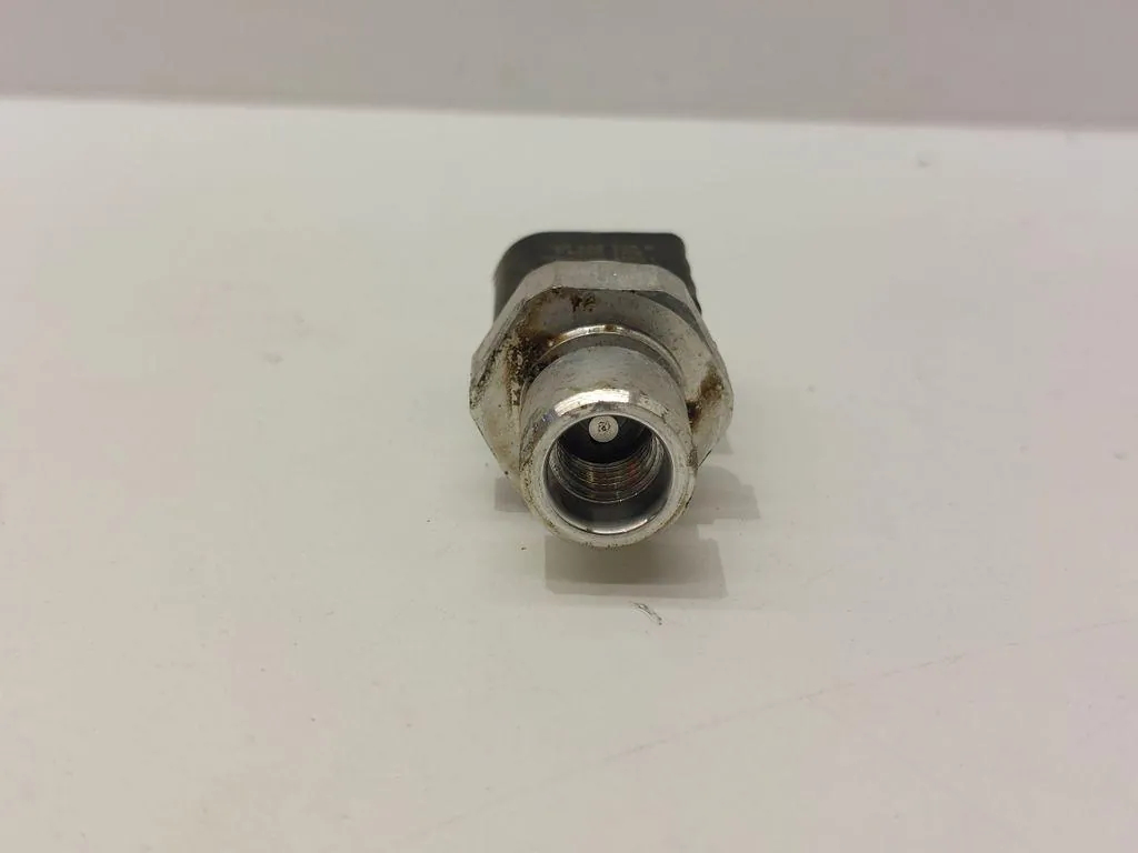 Capteur pression clim VW Golf VII Passat B8 5Q0959126 image 5