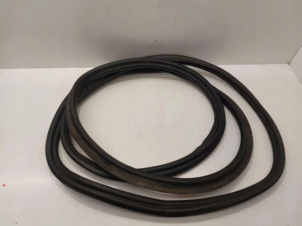 Joint de hayon VW TOURAN I 1T0827705J image 3
