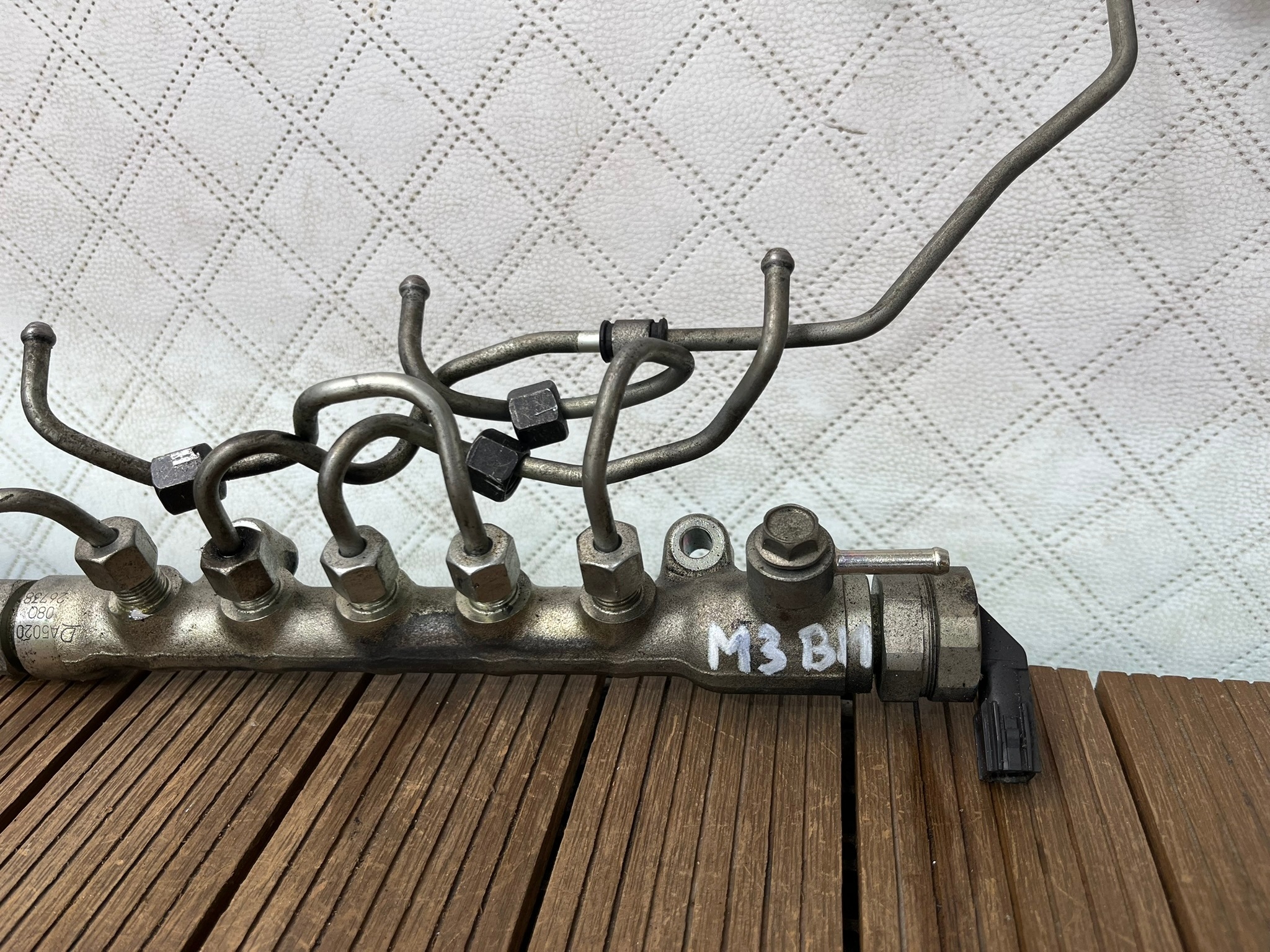 Mazda 3 BM 2.2D Injecteur Rail DA5020 OE image 3