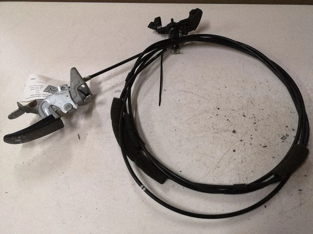 Palanca Apertura Tapa Combustible Mazda 6 EQW9082