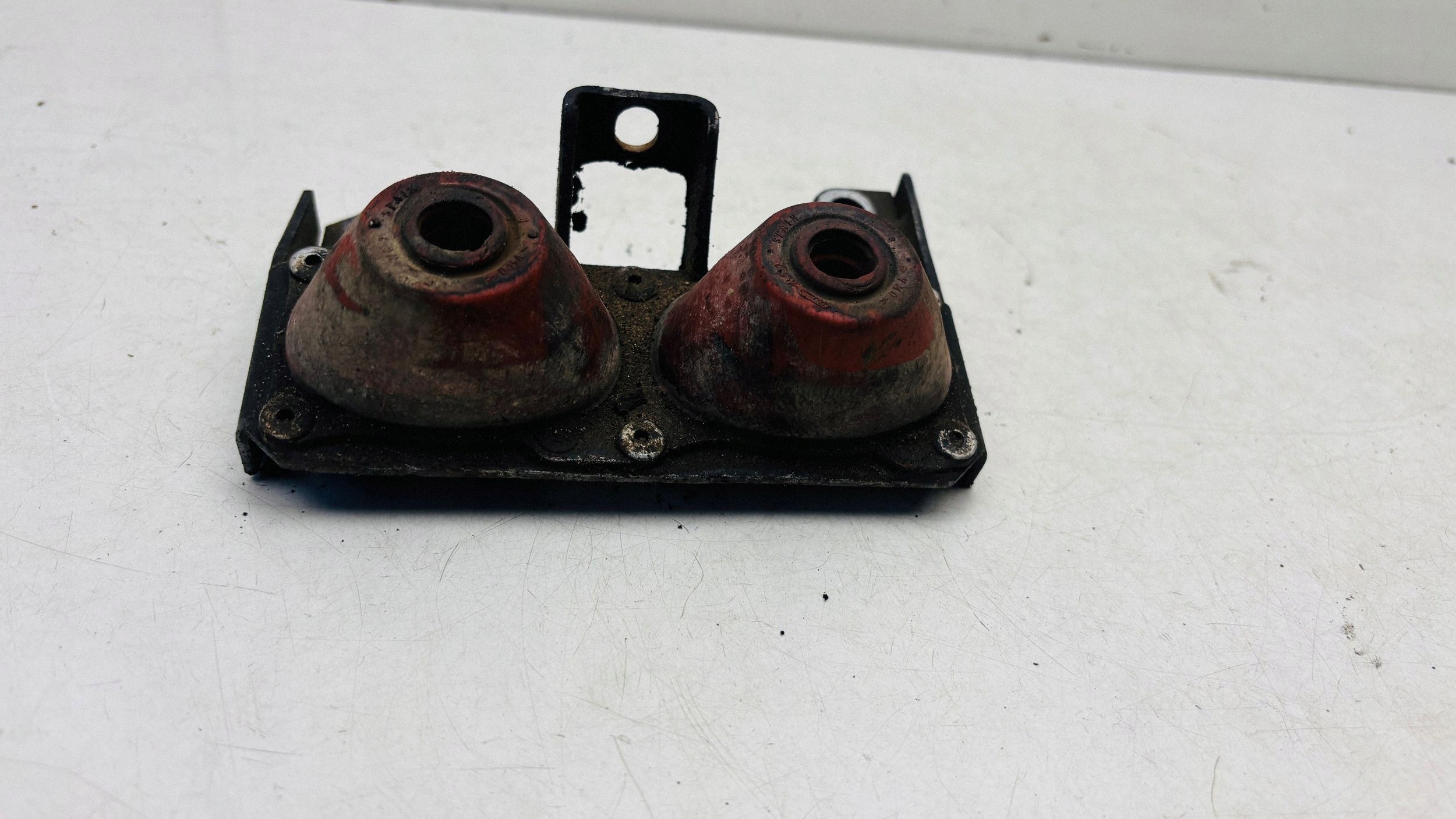 Audi A8 S8 D3 4E Support Silencieux 4E0253099R image 2