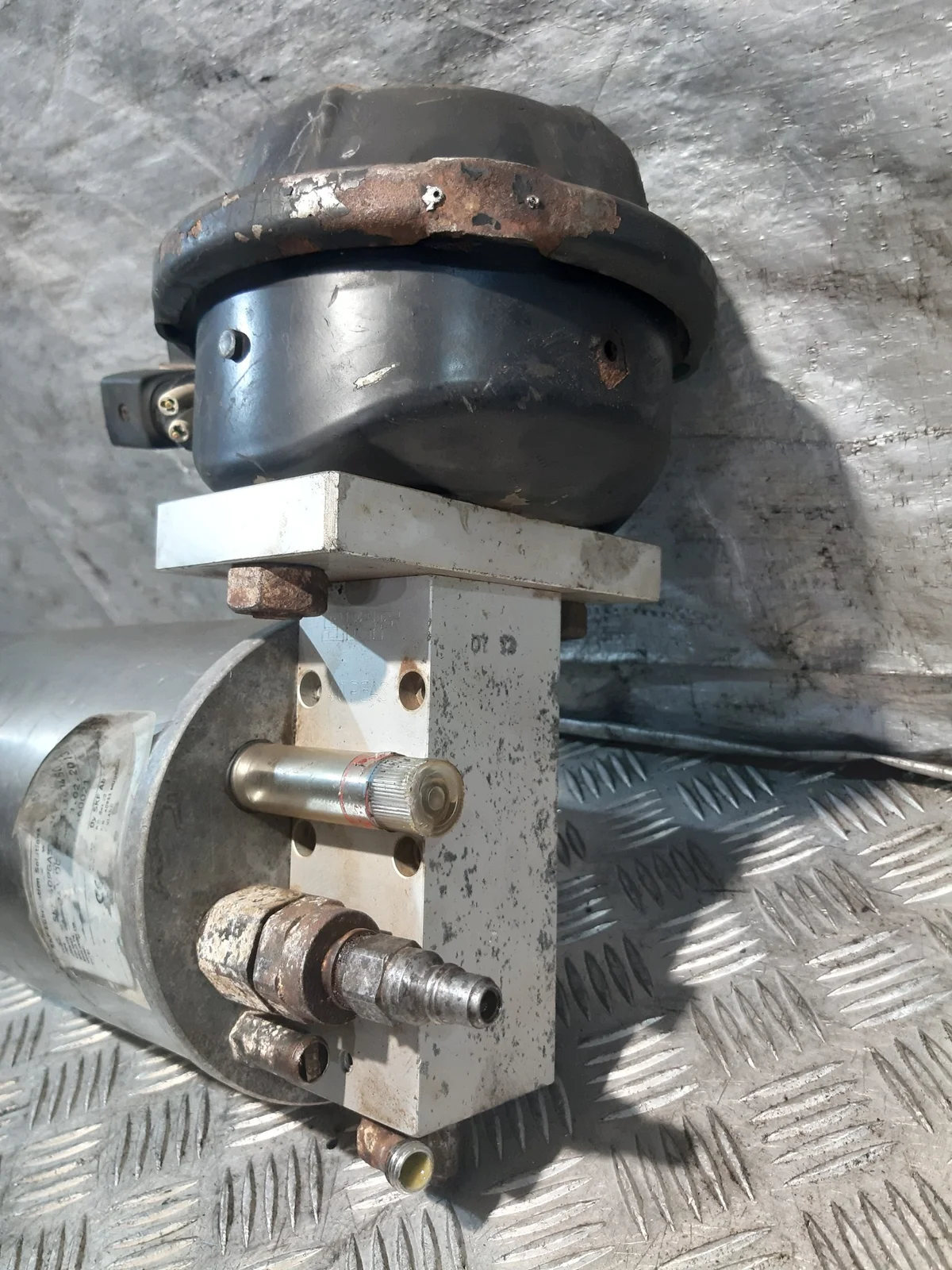 SKF voitelupumppu 40PGAS-2-24V käytetty