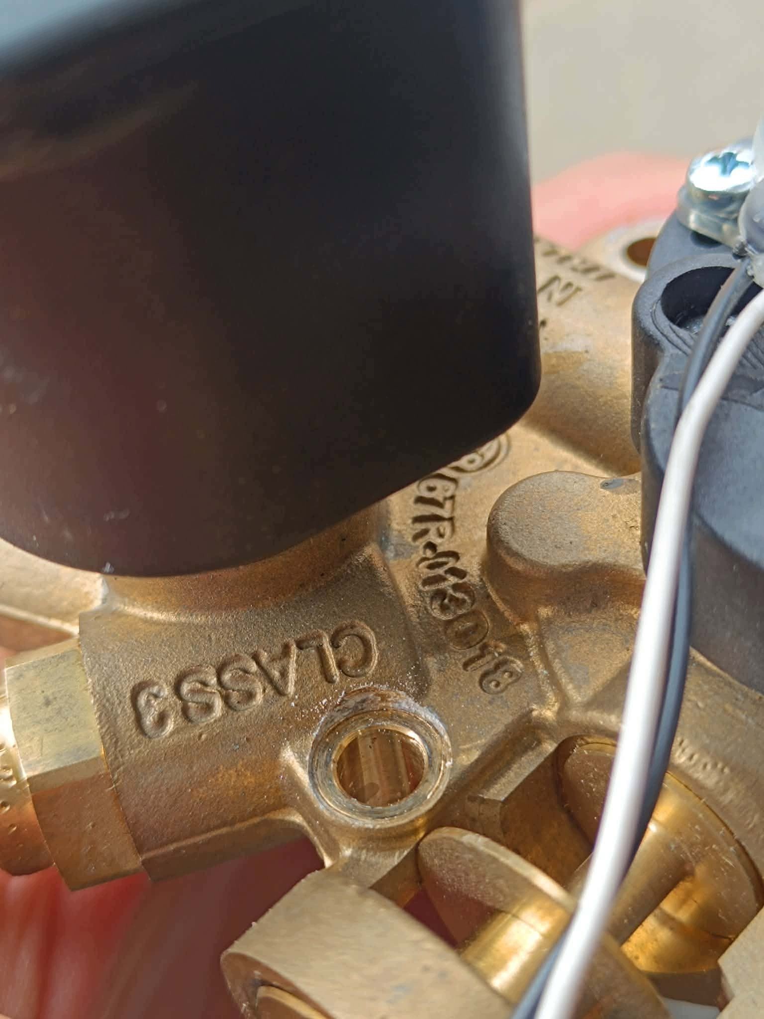 Tomasetto LPG Flaschenventil 67R-013018 WRACZEK image 3